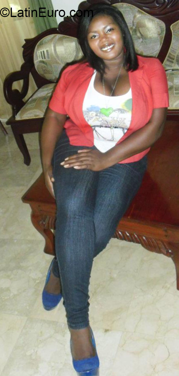 Date this lovely Dominican Republic girl Dinora from Santo Domingo DO23708