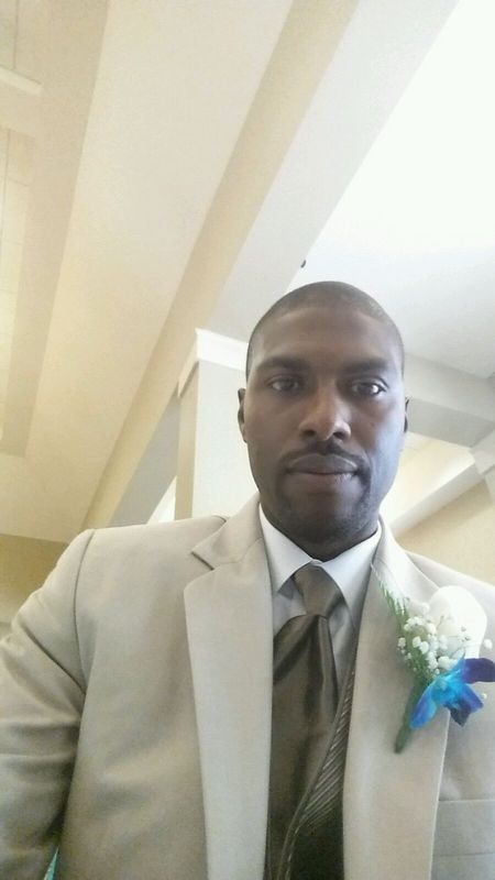 Date this hard body United States man Jaleel from Chicago US16625
