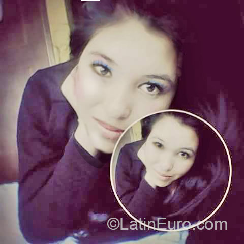 Date this gorgeous Colombia girl Johanna from Bogota CO18249