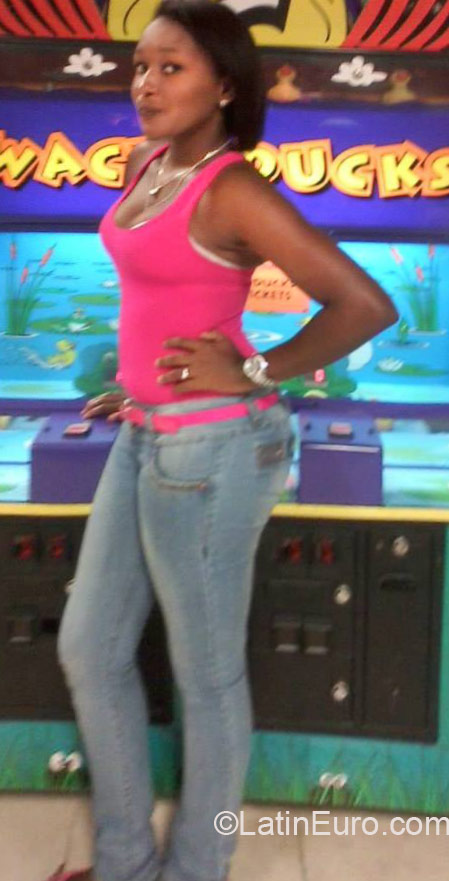 Date this voluptuous Dominican Republic girl Yokasta from Santiago DO23862