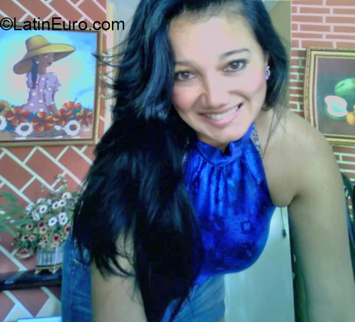 Date this young Dominican Republic girl Yelie from Santiago DO23924