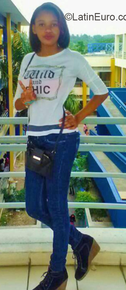 Date this exotic Dominican Republic girl Jessica from Santo Domingo DO23952