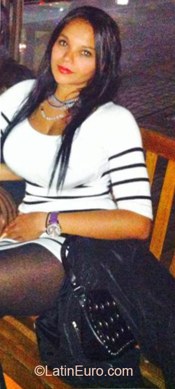 Date this gorgeous Colombia girl Mara12 from Bogota CO18345