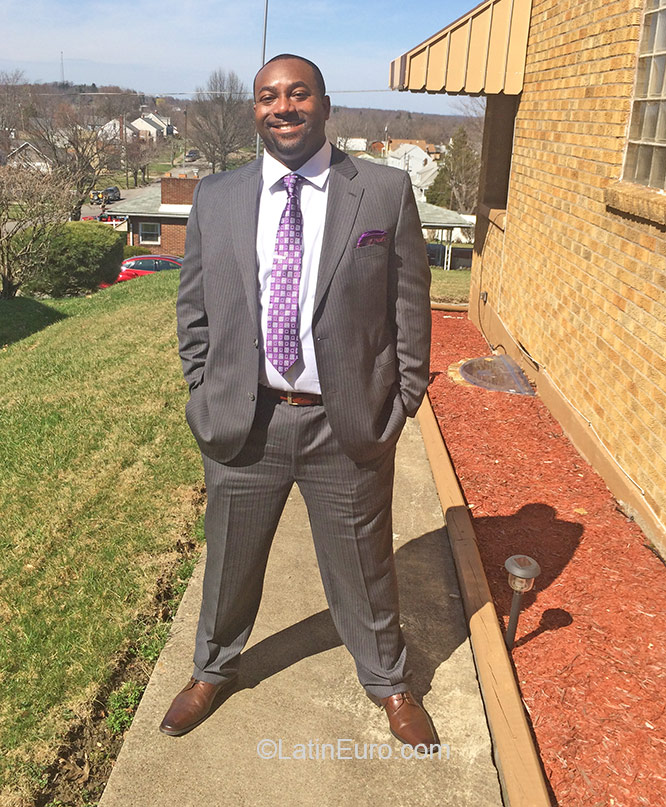 Date this pretty United States man Liteweight24 from Steubenville US16772