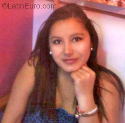 Date this lovely Colombia girl Carito from Bogota CO18361