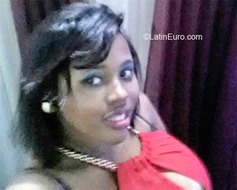 Date this tall Dominican Republic girl Genesis from Santo Domingo DO24177
