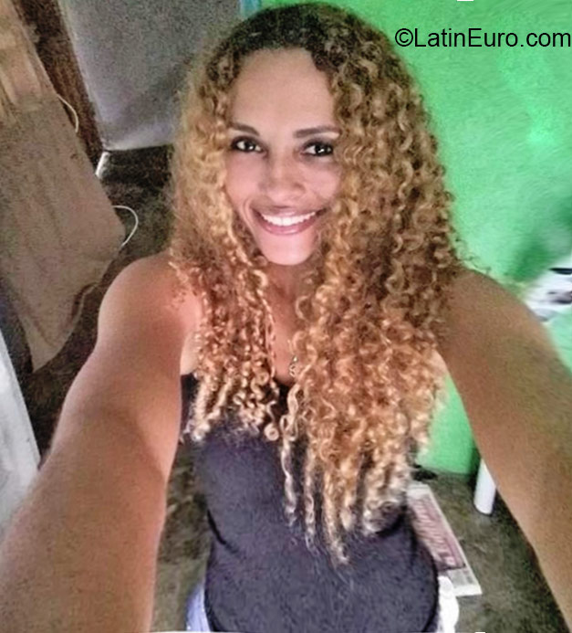 Date this sultry Panama girl Esther from Panama PA799