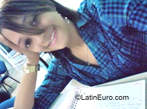 Date this sultry Dominican Republic girl Radi from Boca Chica DO24247