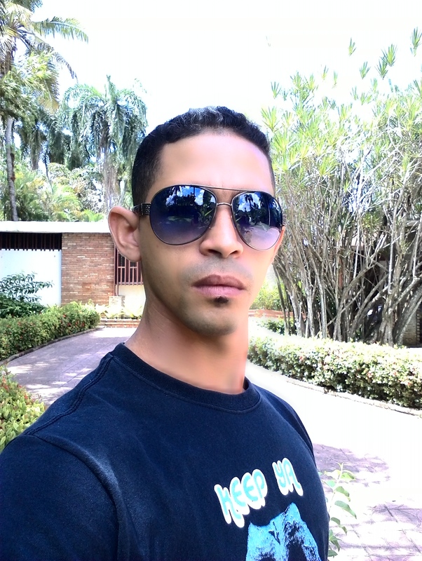 Date this tall Dominican Republic man Morfeo from Santo Domingo DO24635