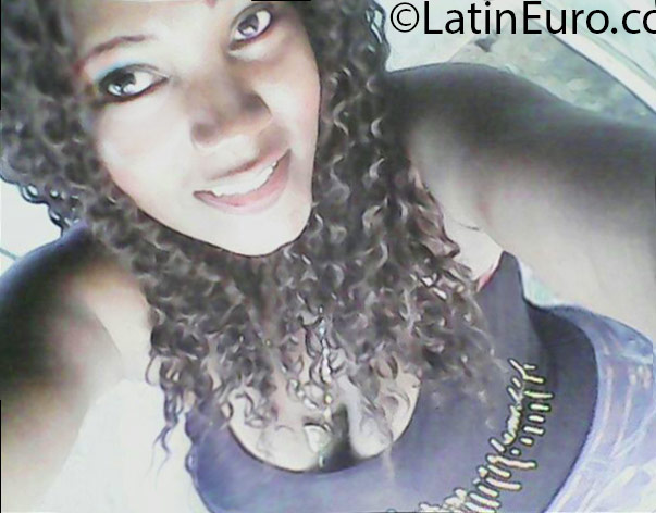 Date this lovely Dominican Republic girl Ester from Santo Domingo DO24831