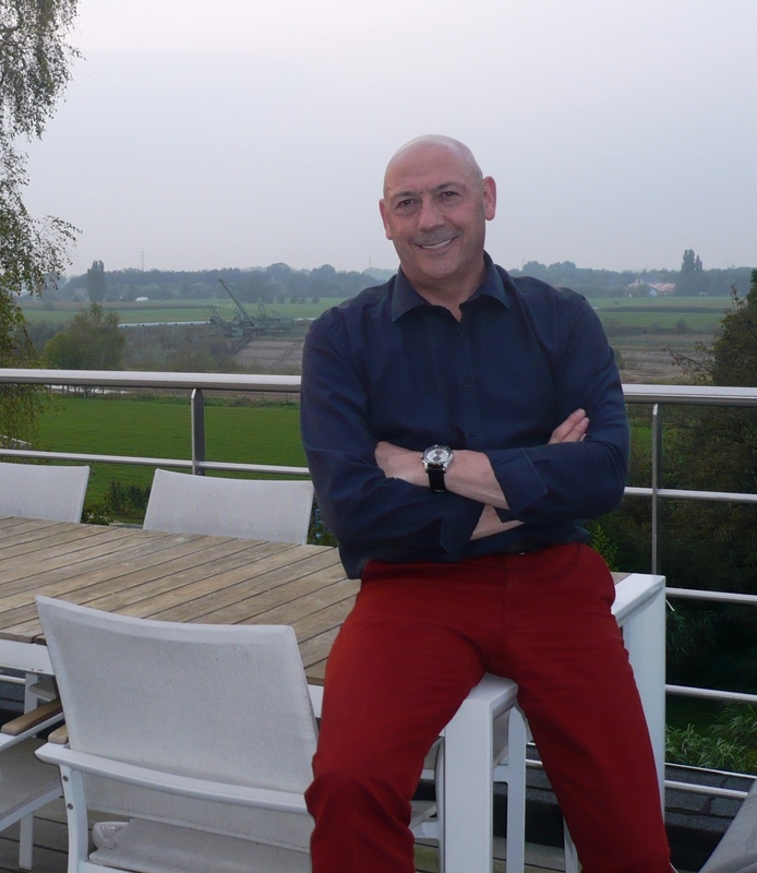 Date this sensual Belgium man Gigibeo from Antwerp BE99