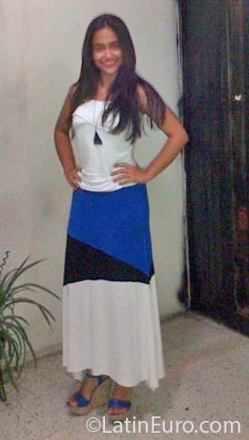 Date this hard body Colombia girl Nathalia from Cali CO18669