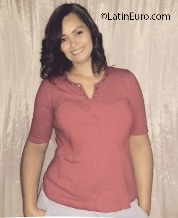 Date this exotic Honduras girl Yenmi from Tocoa HN2044