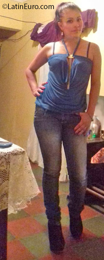 Date this hard body Honduras girl Adia from Siguatepeque HN2048