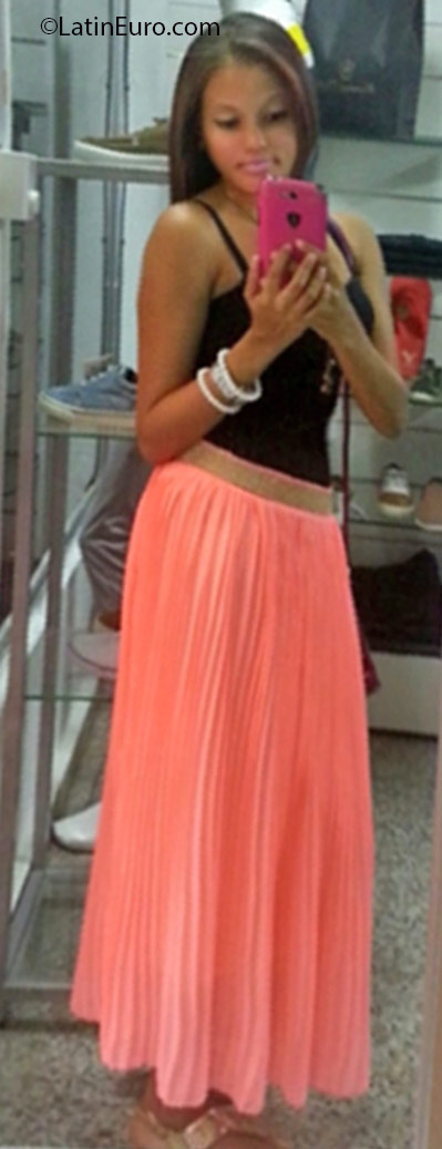 Date this cute Dominican Republic girl Ruby from Santo Domingo DO25112