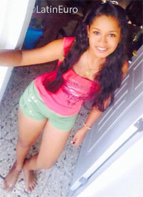 Date this georgeous Dominican Republic girl Erika from Santo Domingo DO25119