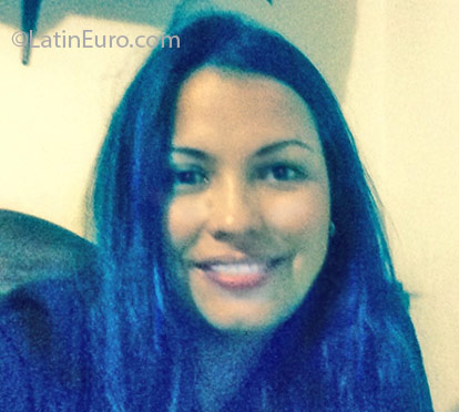 Date this happy Colombia girl Married-Not Available from  CO18799