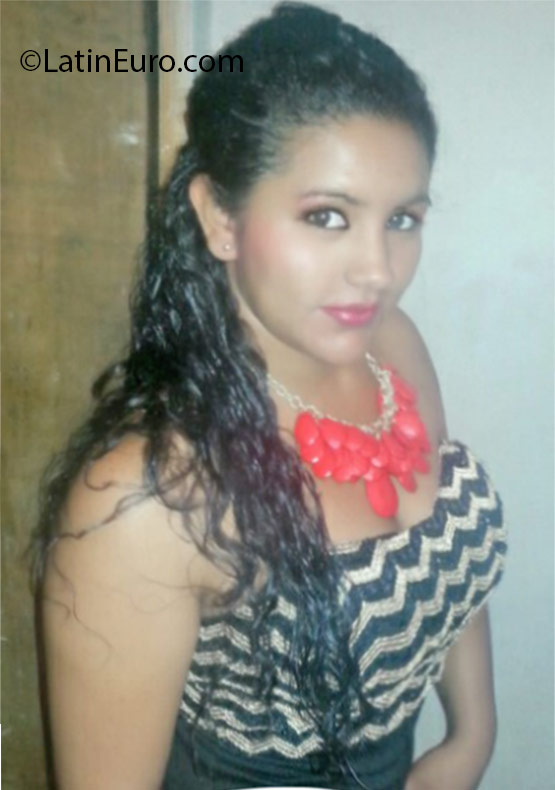 Date this hot Honduras girl Lilian from Tegucigalpa HN2123