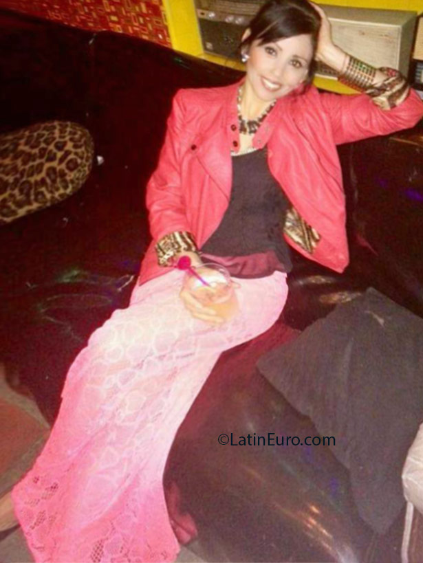 Date this nice looking Colombia girl Claudia from Envigado CO18853