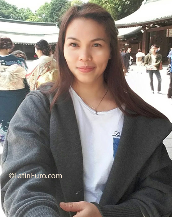 Date this good-looking Philippines girl Nachiel from Manila PH891