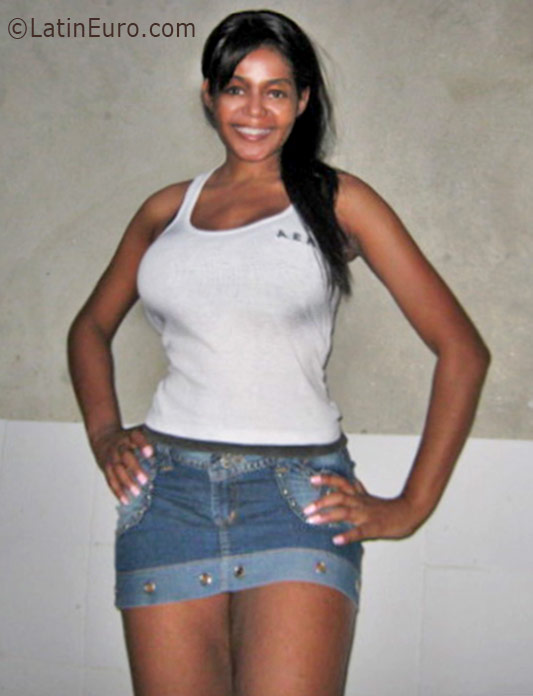 Date this delightful Colombia girl Jeycy from Cali CO30322