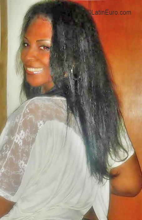 Date this exotic Colombia girl Francia from Cali CO23506