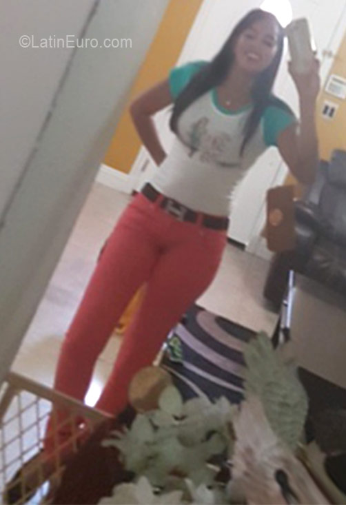 Date this foxy Dominican Republic girl Maria from  DO26310