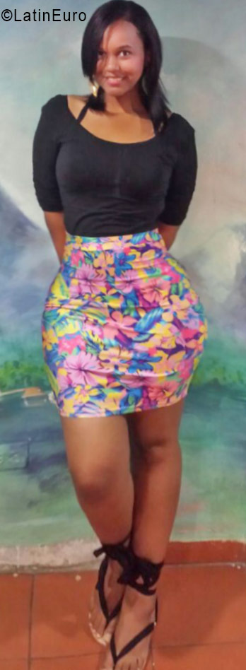 Date this stunning Dominican Republic girl Zuleica from Santo Domingo DO26589