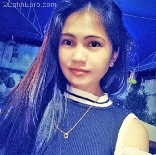 Date this nice looking Philippines girl Chacha from Bacolod City PH946