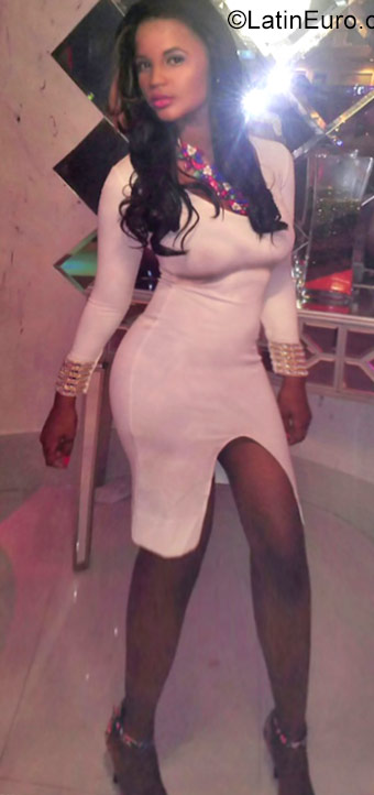 Date this tall Dominican Republic girl Romey from Santo Domingo DO40251