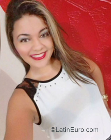 Date this cute Brazil girl Adrianny from Foriano BR9969