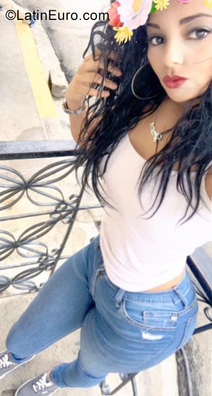Date this nice looking Dominican Republic girl Hidequal from Santiago DO28210