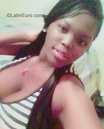 Date this gorgeous Dominican Republic girl Berenise from San Cristobal DO28664