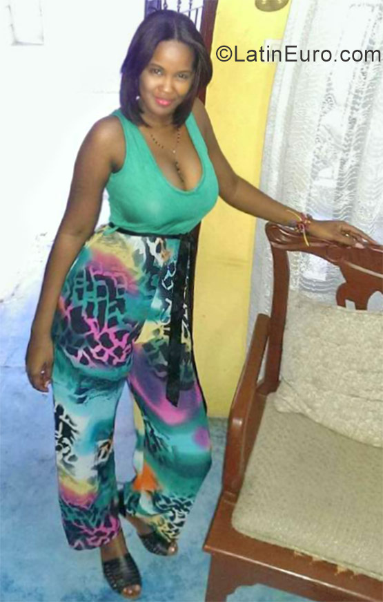 Date this young Dominican Republic girl Nairoby from San Cristobal DO28801