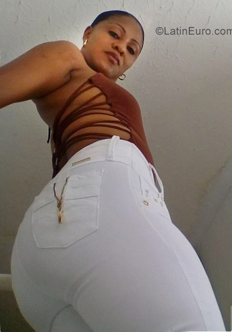 Date this cute Colombia girl Maria from Cali CO25739