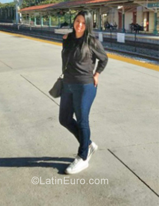 Date this stunning Colombia girl Adriana from Bogota CO22039
