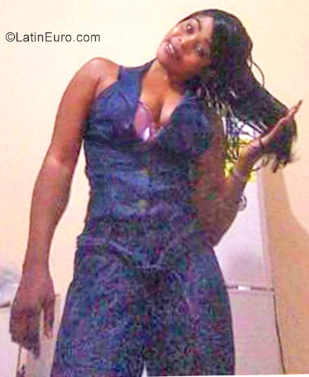 Date this happy Jamaica girl Sandra from Montego Bay JM2476