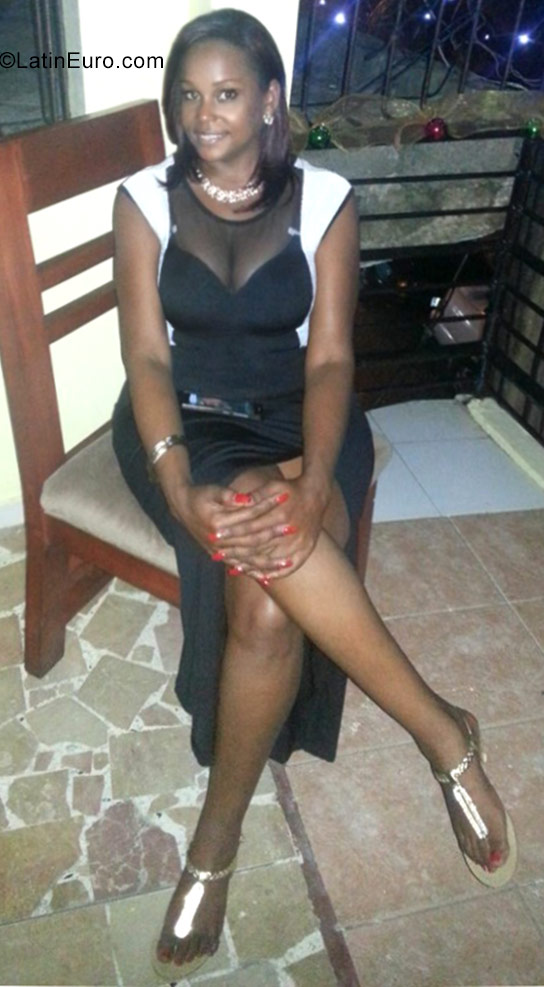 Date this charming Dominican Republic girl Miriam from Santo Domingo DO29696