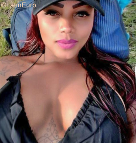 Date this happy Colombia girl Irene from Cali CO22145