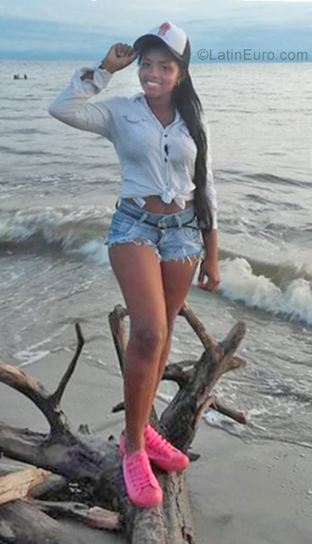 Date this funny Colombia girl Tatiana from Medellin CO25886