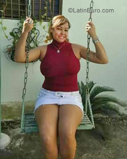 Date this hot Dominican Republic girl Alfonsa from Santiago DO30007