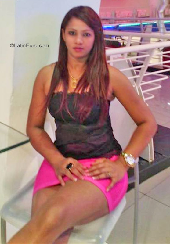 Date this tall Dominican Republic girl Lisete from Santo Domingo DO30054
