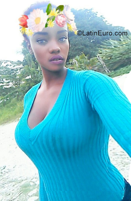 Date this attractive Jamaica girl Neiki from Kingston JM2505