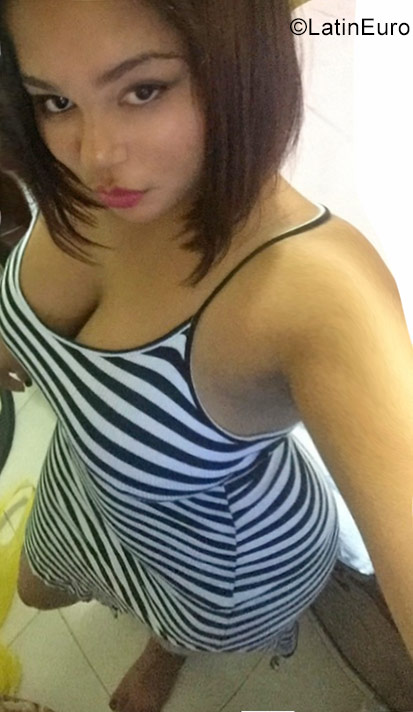 Date this nice looking Dominican Republic girl Zuleica from Puerto Plata DO30098