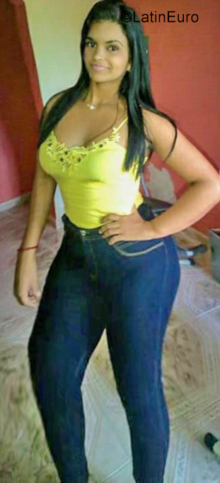 Date this foxy Venezuela girl Marian from Maturin VE3873