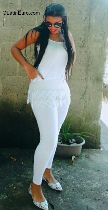 Date this young Dominican Republic girl Gabi from Santo Domingo DO30386