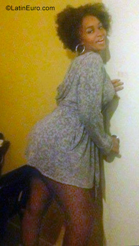 Date this sensual Dominican Republic girl Marilenny from San Cristobal DO30424