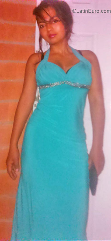 Date this delightful Colombia girl Jennyfer from Bogota CO22538
