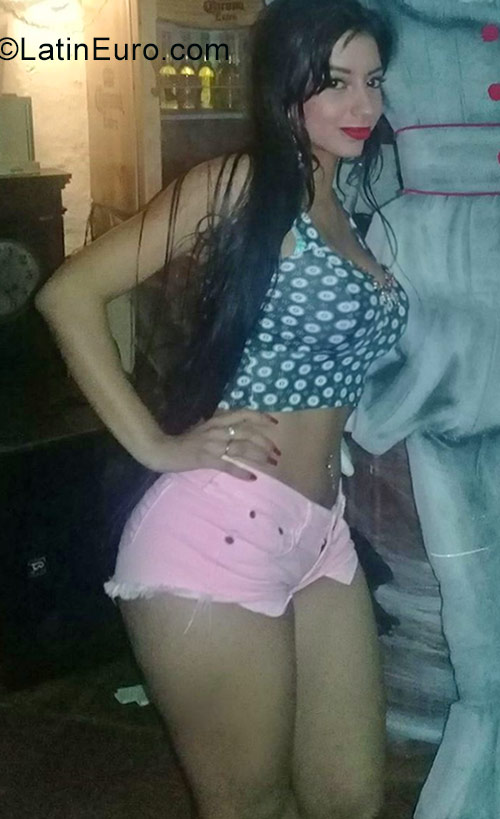 Date this athletic Colombia girl Saral from Medellin CO30450
