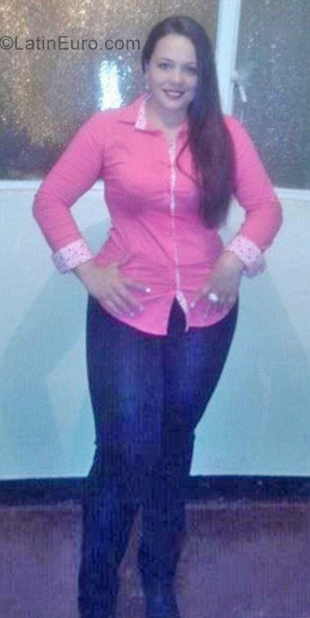 Date this voluptuous Colombia girl Ivonne from Bogota CO22546